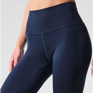 NWT Alo Yoga Airlift 7/8 Navy Leggings